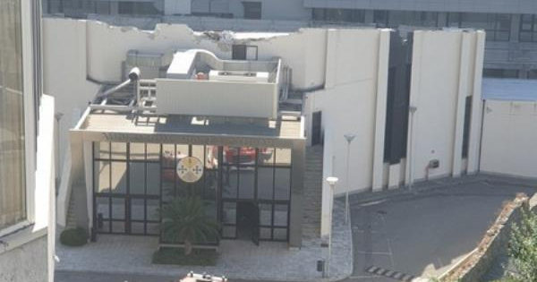 Crollo del tetto dell'Auditorium nel Consiglio regionale. "Accartocciato su se stesso" (FOTO) images Crollo del tetto dell'Auditorium nel Consiglio regionale. "Accartocciato su se stesso" (FOTO)