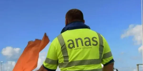 images Viabilità, chiusa per incidente la ss 106 a Corigliano Rossano: c’è un ferito 