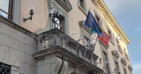 images Allerta "Gialla" fino alle 24:00 di domani 4 dicembre: il Comune di Catanzaro raccomanda la prudenza