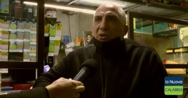 images Il paradosso. Un esercente di Catanzaro chiude a mezzanotte e riapre dopo quindici minuti: "Applico il Dpcm" (VIDEO)