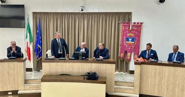 images Mancuso a Crotone rinnova l’appello per risolvere i problemi nelle carceri 