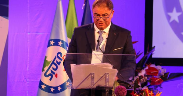 Poliziotto a testa in giù nel video del rapper Fuma. Romano (Siulp): "Immagini ignobili e pericolose" images Poliziotto a testa in giù nel video del rapper Fuma. Romano (Siulp): "Immagini ignobili e pericolose"