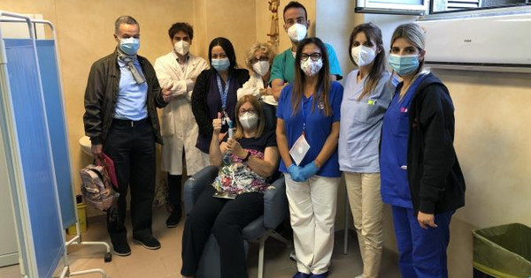 Catanzaro. Al De Lellis successo per le vaccinazioni con la siringa senza ago, richieste anche da fuori regione images Catanzaro. Al De Lellis successo per le vaccinazioni con la siringa senza ago, richieste anche da fuori regione