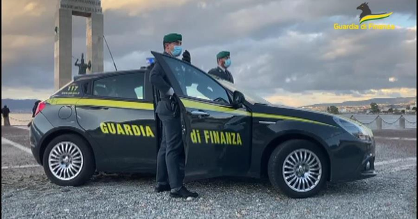 images Vibo Valentia, traffico di droga: sequestrati un chilo di cocaina e 5 di marijuana 