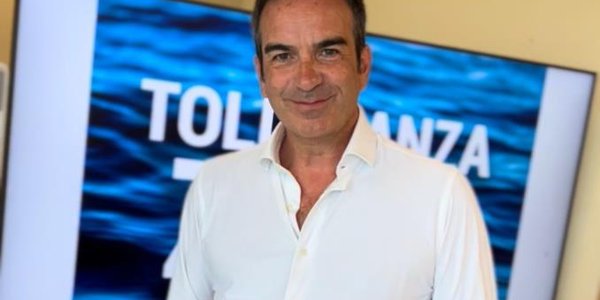 Lavoratrice aggredita a Soverato, Occhiuto: "Il lavoro si paga, sempre; solidarietà a Beauty" images Lavoratrice aggredita a Soverato, Occhiuto: "Il lavoro si paga, sempre; solidarietà a Beauty"