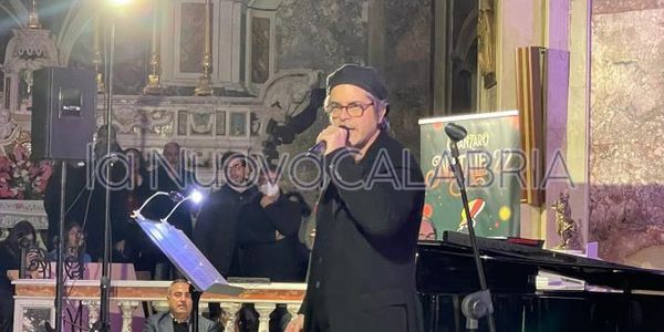 images La musica pervade le navate dell'Immacolata: è ancora magia con Bersani e Ioanna a Catanzaro
