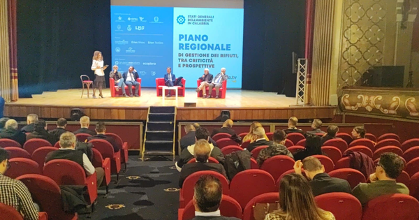 images A Lamezia gli Stati generali dell'Ambiente: rete unica, impianti e termovalorizzatore le priorità 