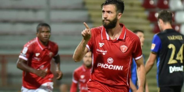 images Us Catanzaro 1929, slitta ancora l'accordo con Iemmello ma la trattativa resta aperta