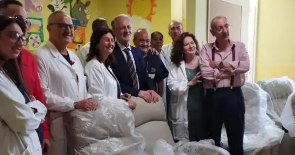 images Maggiore comfort ai genitori che assistono i bambini ricoverati: cerimonia di inaugurazione delle 15 poltrone al San Giovanni di Dio