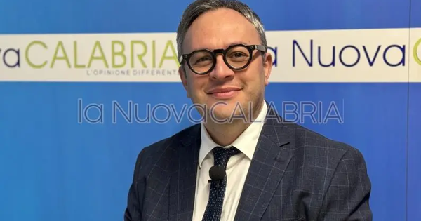 images Catanzaro, Talerico: "All'Umberto I finalmente i disabili potranno usare l'ascensore"  