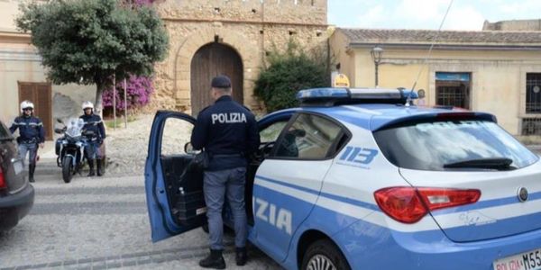 Musica oltre l'orario consentito: a Crotone sanzionati tre locali images Musica oltre l'orario consentito: a Crotone sanzionati tre locali