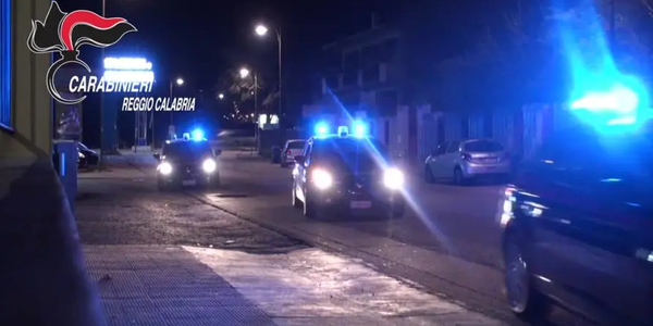 images Gioco clandestino ed un locale senza requisiti: chiusi un centro scommesse e una sala slot a Gioia Tauro