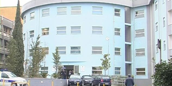 images Ospedale di Castrovillari. Positivi tre operatori: sospesi i ricoveri a Pediatria e Ostetricia 