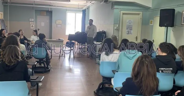 images Gutenberg, "A scuola con … filosofia. Dai Måneskin a Zerocalcare e oltre…": confronto con il prof Iiritano