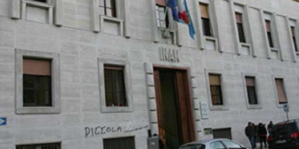 images Pediatri "tutti pieni" e l'Asp le assegna un dottore a 15 chilometri: la storia di una madre del Cosentino senza auto e con un figlio malato 