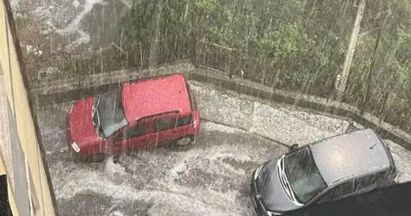 images Catanzaro, eccezionale grandinata si abbatte sul capoluogo