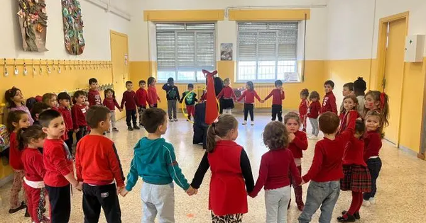 25 novembre, il Comprensivo Catanzaro Mater Domini Nord Est Manzoni protagonista nella sensibilizzazione images 25 novembre, il Comprensivo Catanzaro Mater Domini Nord Est Manzoni protagonista nella sensibilizzazione