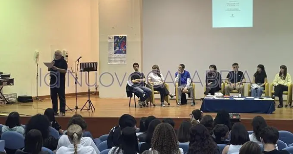 images Gutenberg, con il prof  Camerotto si discute di guerra e si guarda all'Ucraina