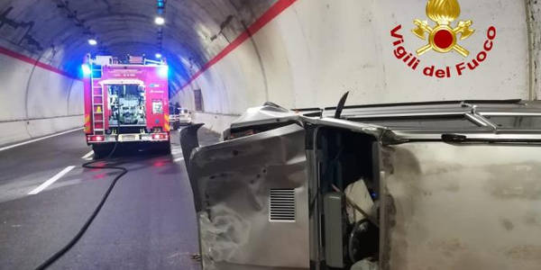 images Incidente fra gli svincoli di Squillace e Borgia: feriti trasportati in ospedale