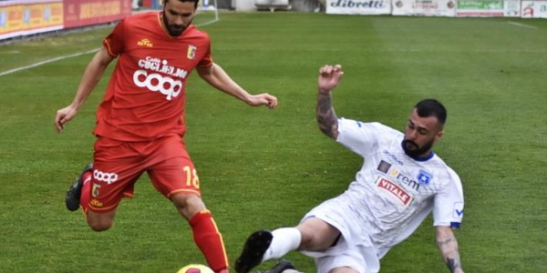 images CATANZARO vs PAGANESE: 1-0 finale. Le Aquile vincono ancora e volano