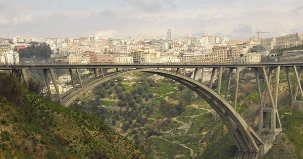 images Catanzaro, presto la nuova illuminazione del ponte Morandi